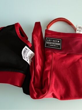 Red Women's Activewear Set - Ribbed High-Waist Leggings & Crop Top